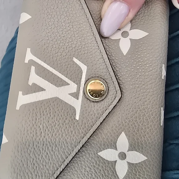 Louis Vuitton Victorine wallet - Picture 2 of 15